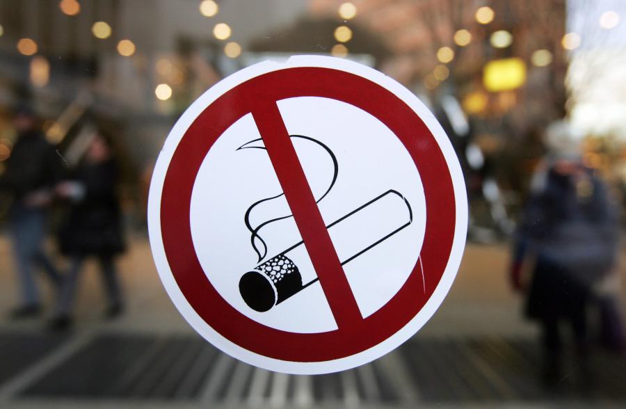 No smoking sign. (Photo: JOHN MACDOUGALL/AFP/Getty Images)