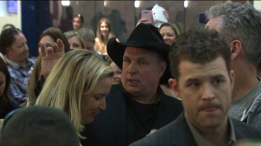 Garth Brooks at Children's Hospital in Aurora, Colo