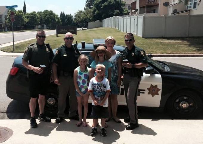 Deputies Love Lemonade Stands (Photo: Jefferson County Sheriff's Office Facebook)