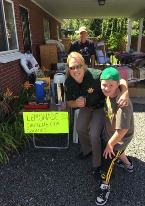 Deputies Love Lemonade Stands (Photo: Jefferson County Sheriff's Office Facebook)