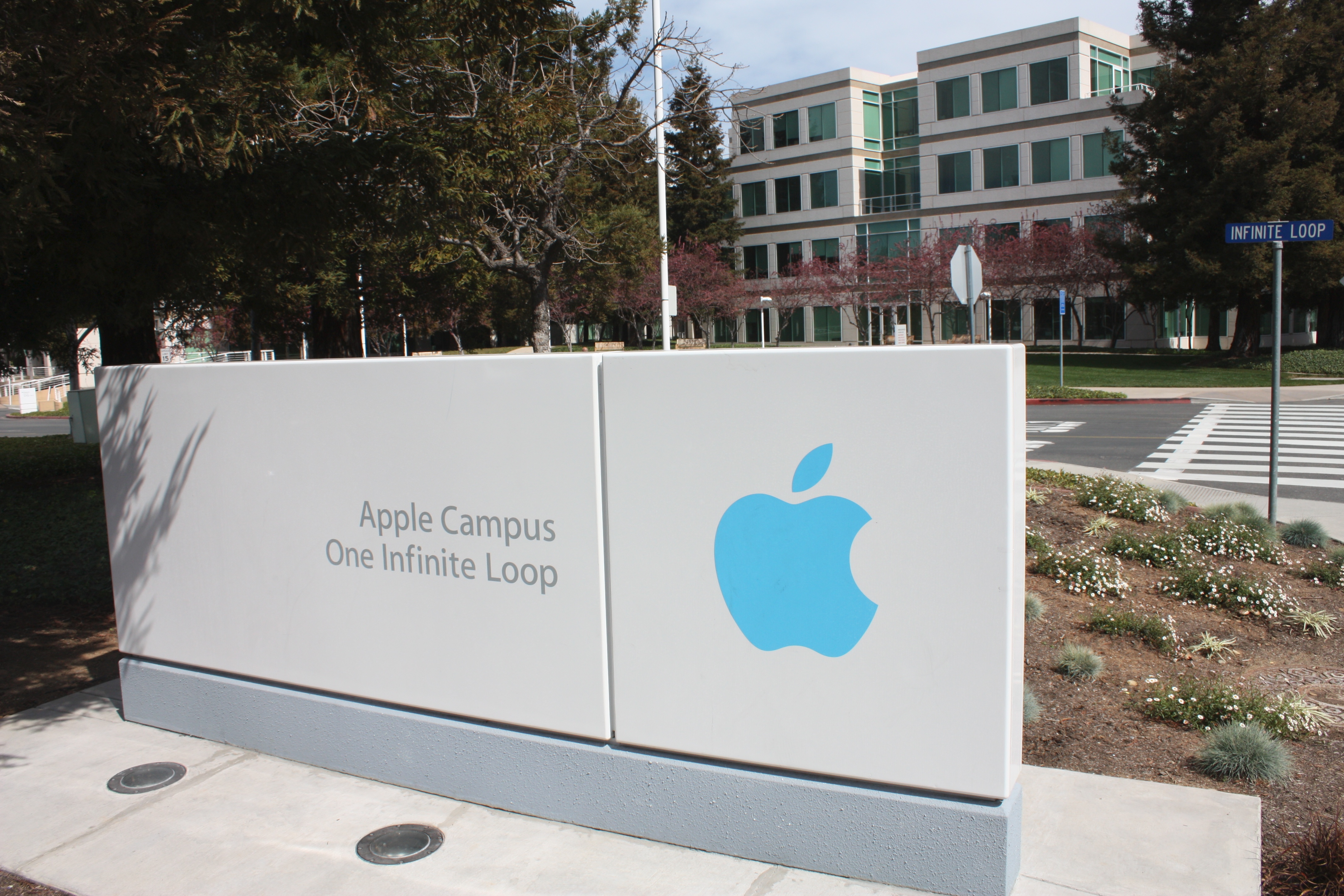 The Apple headquarters at 1 Infinite Loop, Cupertino, California. (Photo: CNN)