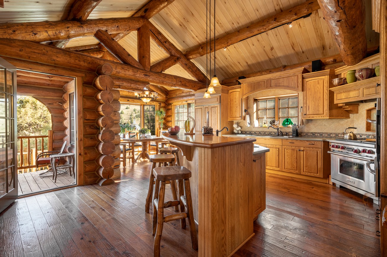 Kitchen in Ponderosa Lodge