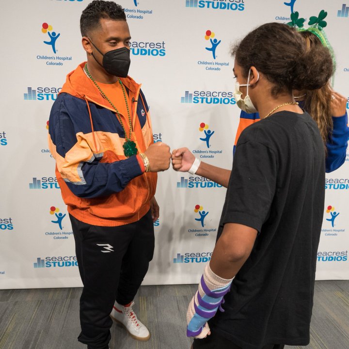 Russell Wilson visits Children's Hospital