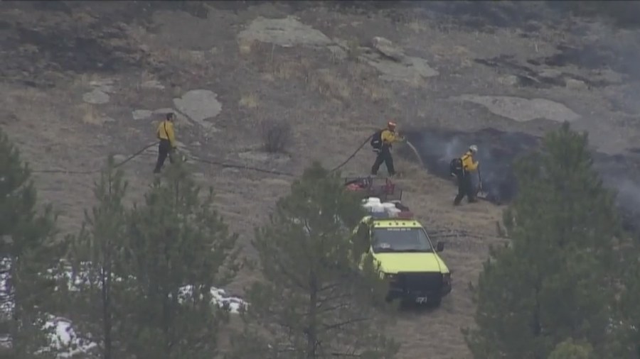 Crews working on fire burning near Estes Park, 3/28/22