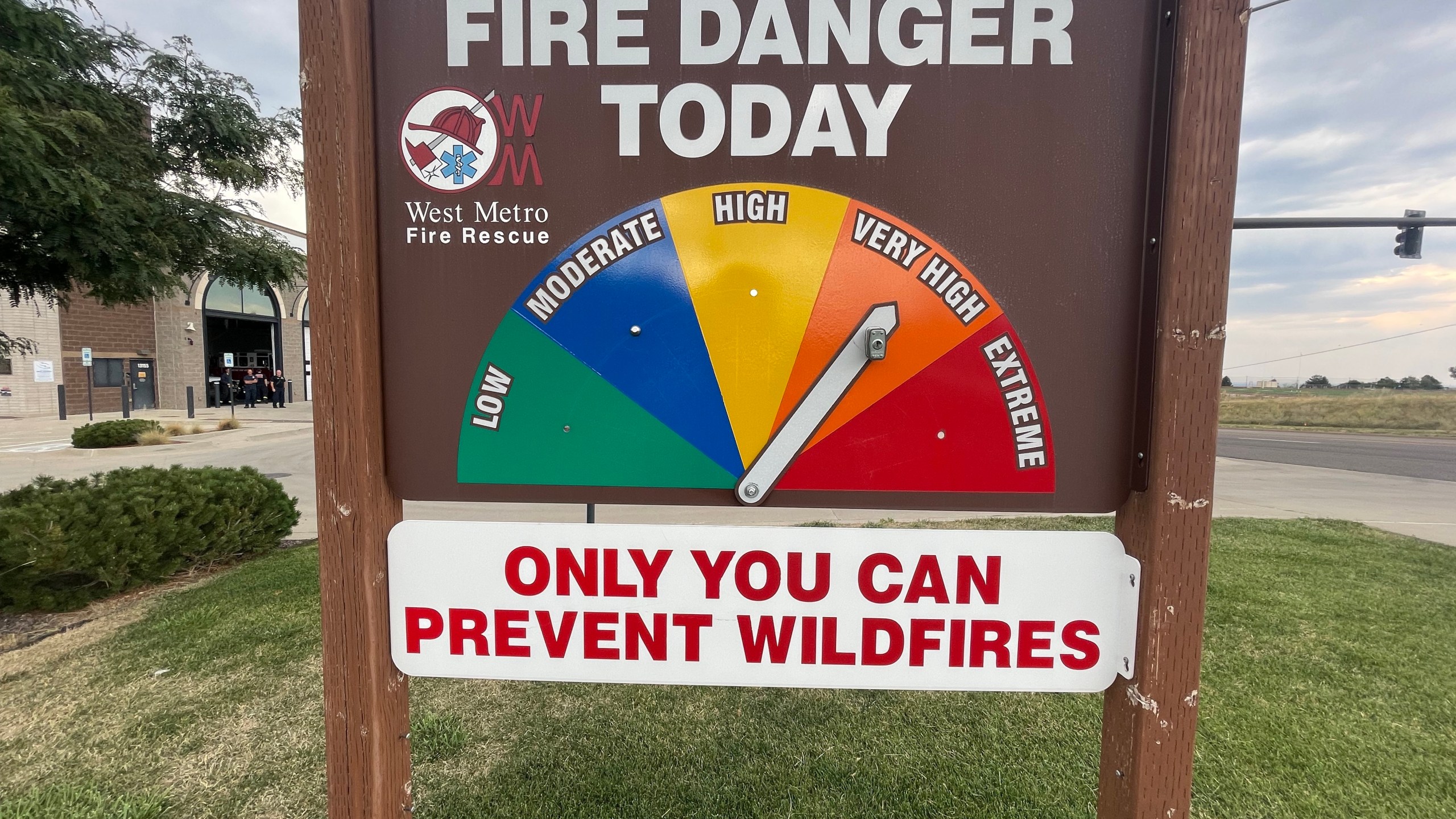 Fire danger sign