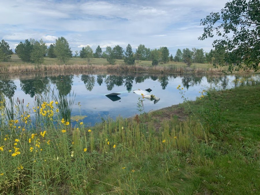 Small plane crash in Broomfield subdivision pond