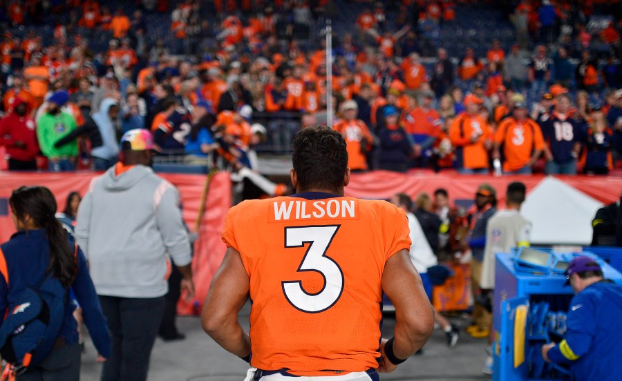 Broncos fan grow concerned about Russell Wilson