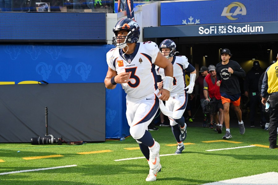 Denver Broncos v Los Angeles Rams