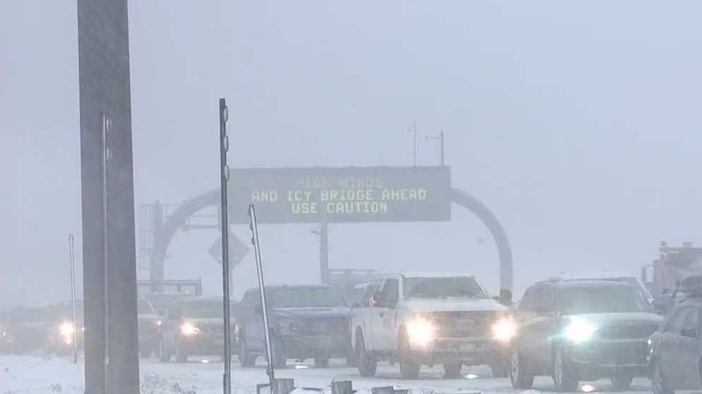 High winds near Eisenhower Tunnel