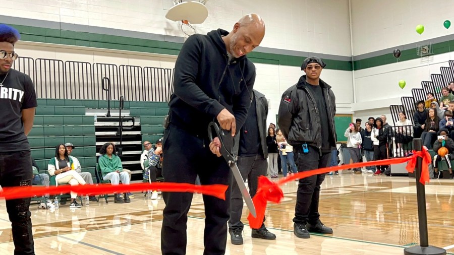 Chauncey Billups honored in DPS high school gym dedication